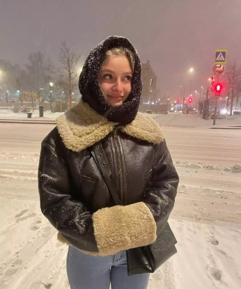 Со мной ты окунешься в мир безграничного удовольствия. Я красива и опытна, всегда открыта для новых приключений. Мои услуги включают классический секс, оральные ласки, глубокий минет, эротический массаж. Заботливая и внимательная ко всем твоим желаниям, я стану твоей идеальной любовницей. Отзывы обо мне говорят сами за себя - мои клиенты остаются полностью удовлетворенными и возвращаются ко мне снова и снова. Захватывающая, соблазнительная и ненасытная, я готова устроить тебе настоящий праздник страсти. В моем арсенале есть немало секретных приемов, о которых мечтают многие мужчины. Ты не пожалеешь о выборе. Жду тебя, чтобы превратить твои фантазии в реальность. 🌸😘🔥 Тамарка