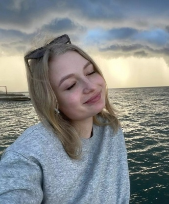 Со мной ты окунешься в мир безграничного удовольствия. Я красива и опытна, всегда открыта для новых приключений. Мои услуги включают классический секс, оральные ласки, глубокий минет, эротический массаж. Заботливая и внимательная ко всем твоим желаниям, я стану твоей идеальной любовницей. Отзывы обо мне говорят сами за себя - мои клиенты остаются полностью удовлетворенными и возвращаются ко мне снова и снова. Захватывающая, соблазнительная и ненасытная, я готова устроить тебе настоящий праздник страсти. В моем арсенале есть немало секретных приемов, о которых мечтают многие мужчины. Ты не пожалеешь о выборе. Жду тебя, чтобы превратить твои фантазии в реальность. 🌸😘🔥 Тамарка